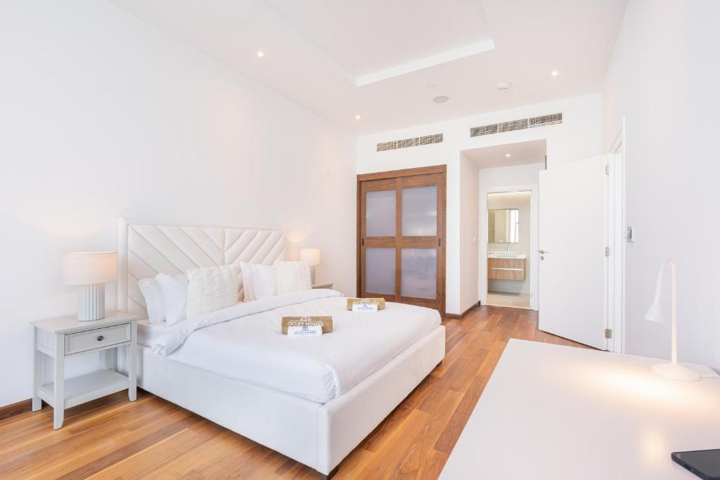 Exclusive Home on Palm West with Private Beach