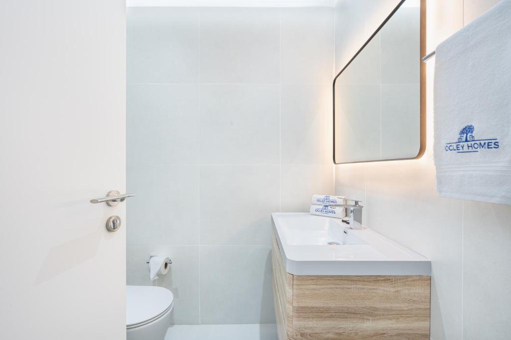 Exclusive Home on Palm West with Private Beach