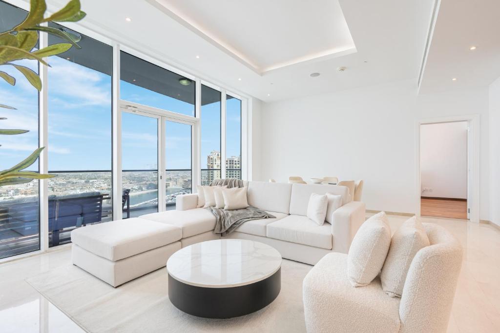 Exclusive Home on Palm West with Private Beach