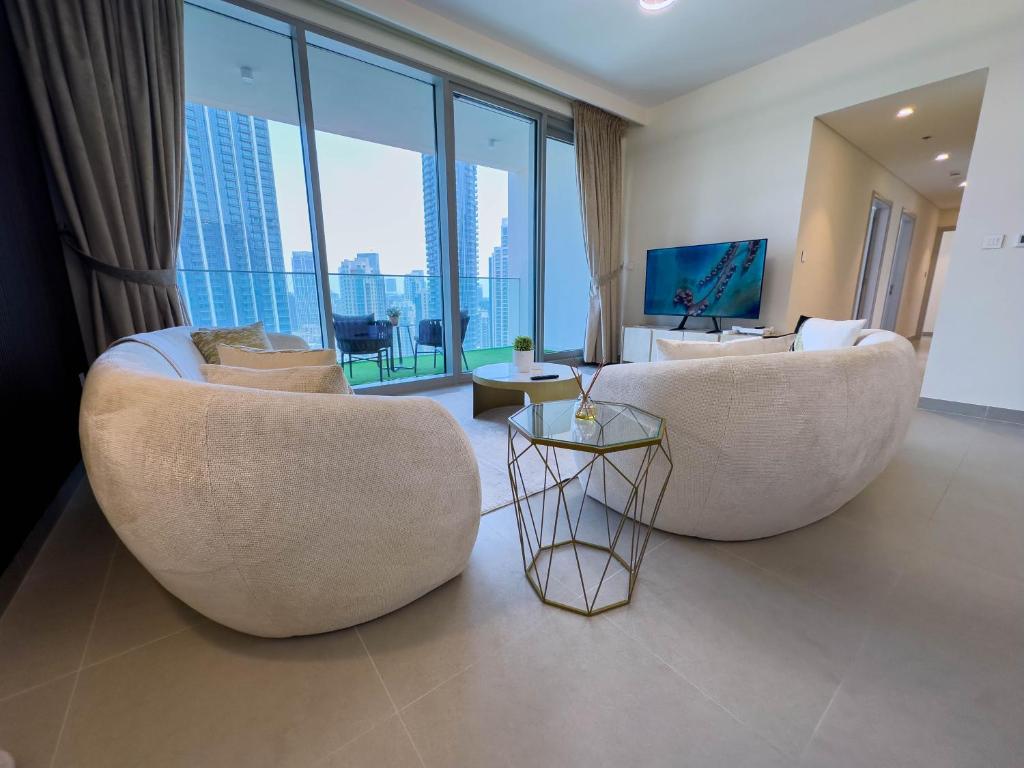 Naseem - Downtown Gem 4BR Apt: Burj View Bliss