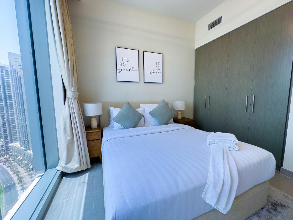 Naseem - Downtown Gem 4BR Apt: Burj View Bliss