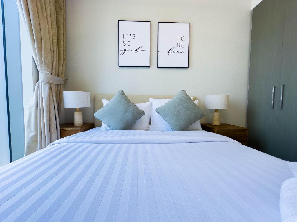 Naseem - Downtown Gem 4BR Apt: Burj View Bliss