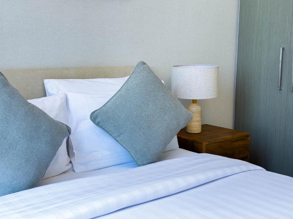 Naseem - Downtown Gem 4BR Apt: Burj View Bliss