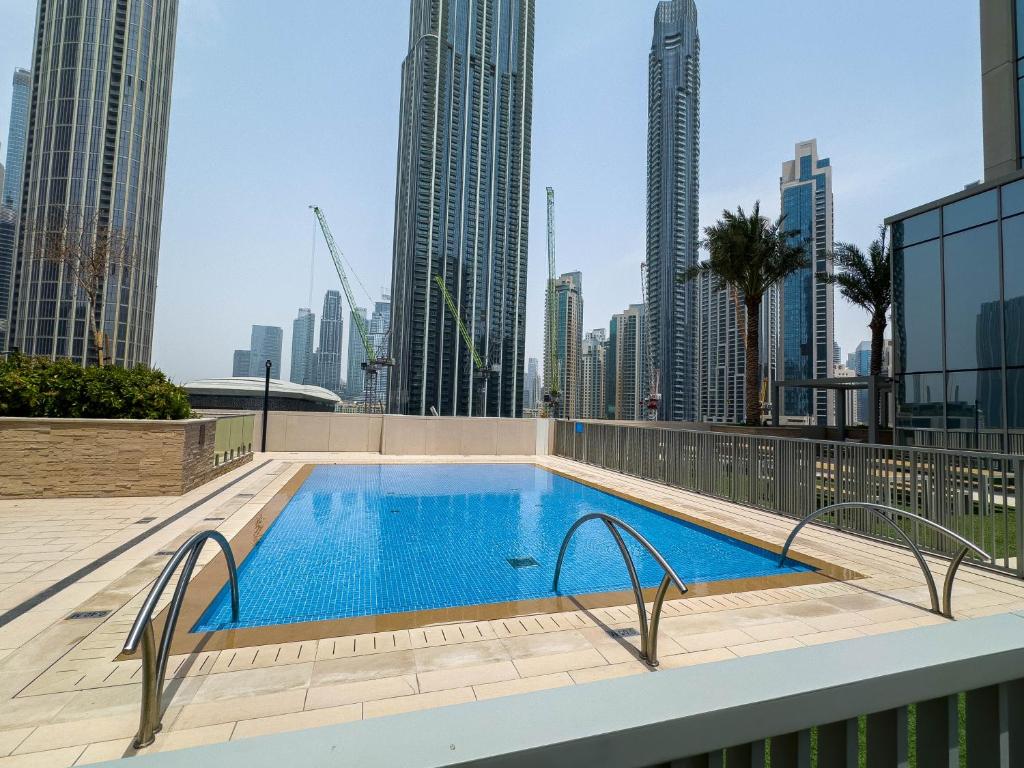 Naseem - Downtown Gem 4BR Apt: Burj View Bliss
