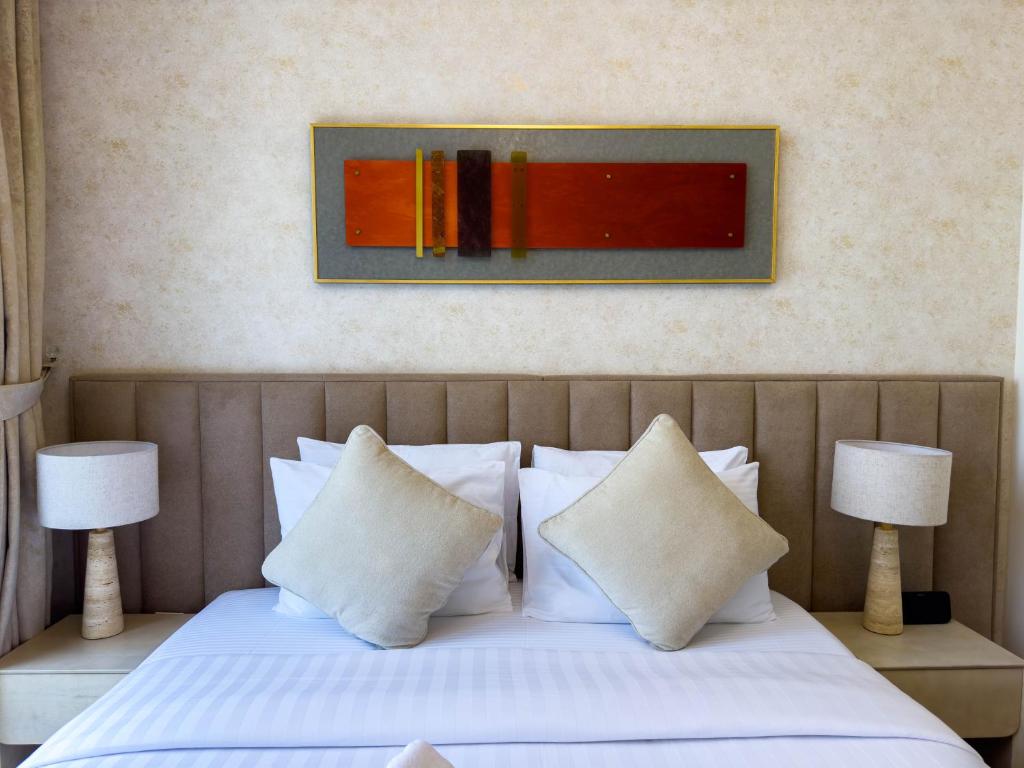 Naseem - Downtown Gem 4BR Apt: Burj View Bliss