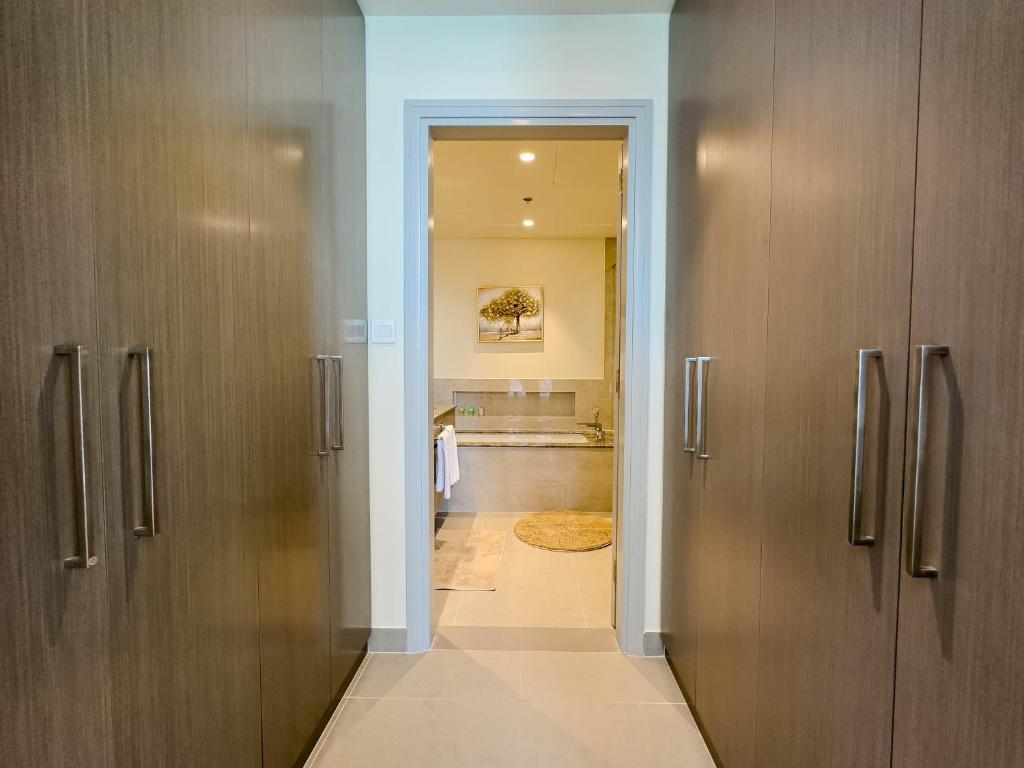 Naseem - Downtown Gem 4BR Apt: Burj View Bliss