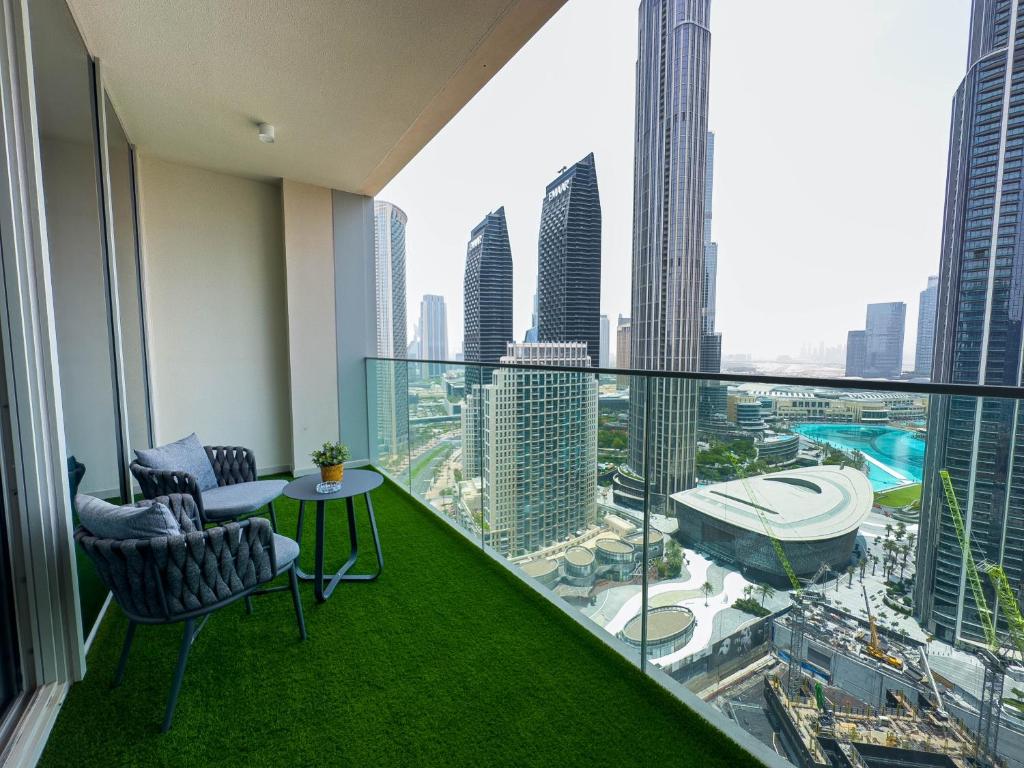 Naseem - Downtown Gem 4BR Apt: Burj View Bliss