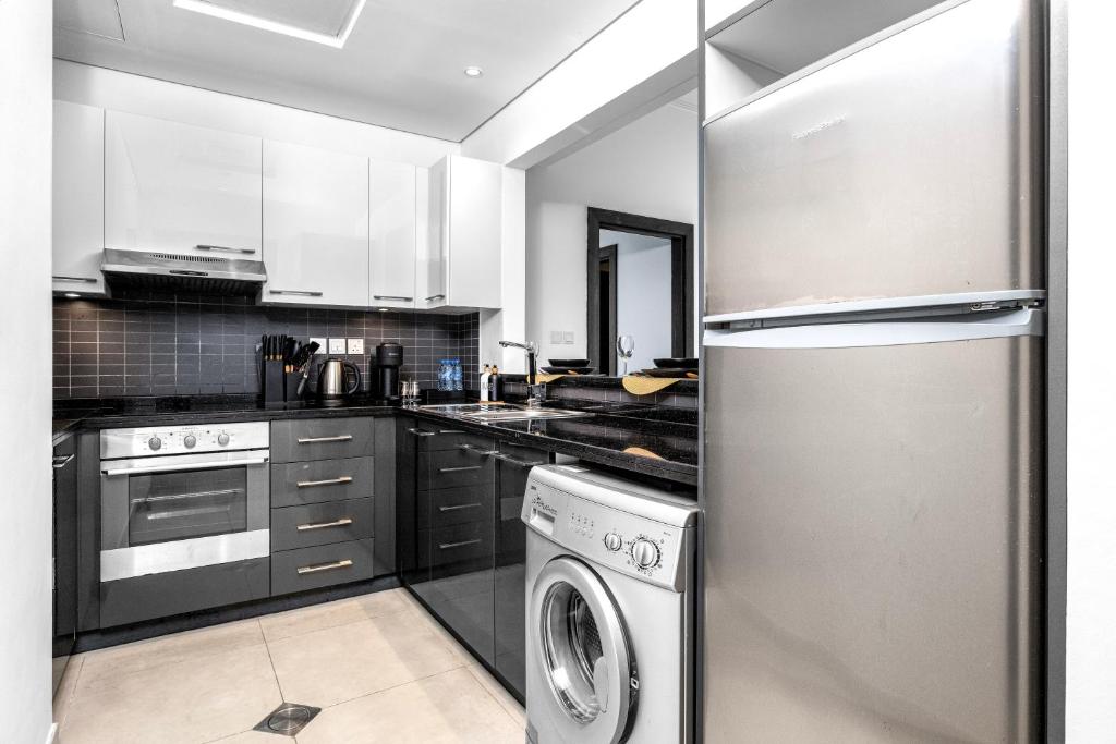 Panoramic 1BR Stunning Marina Views Near JBR Beach by Maxx Value Homes