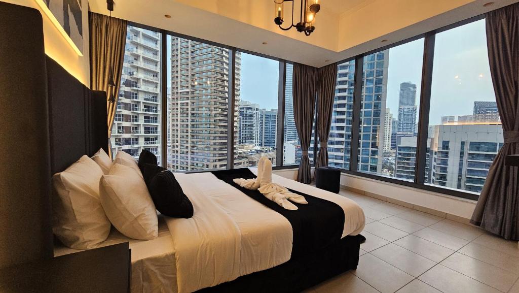 Panoramic 1BR Stunning Marina Views Near JBR Beach by Maxx Value Homes
