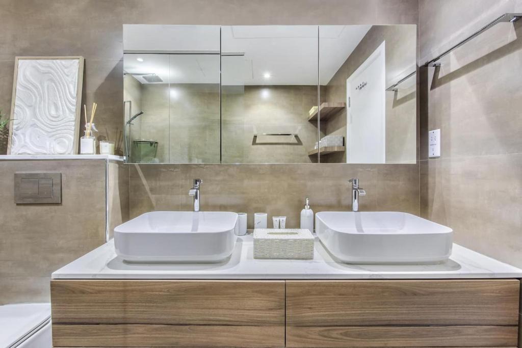 Dubai Marina 2 Bedroombest Views, Walk To Beach