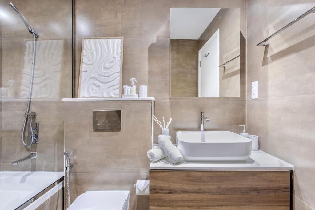 Dubai Marina 2 Bedroombest Views, Walk To Beach