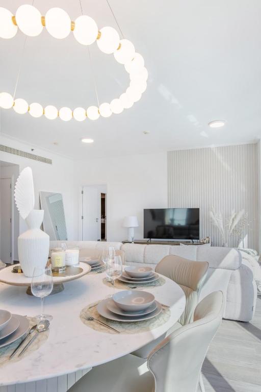 Dubai Marina 2 Bedroombest Views, Walk To Beach