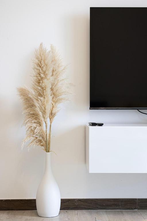 SmartStay at Zaya Hameni - Modern Luxury Apartments - Unique in JVC