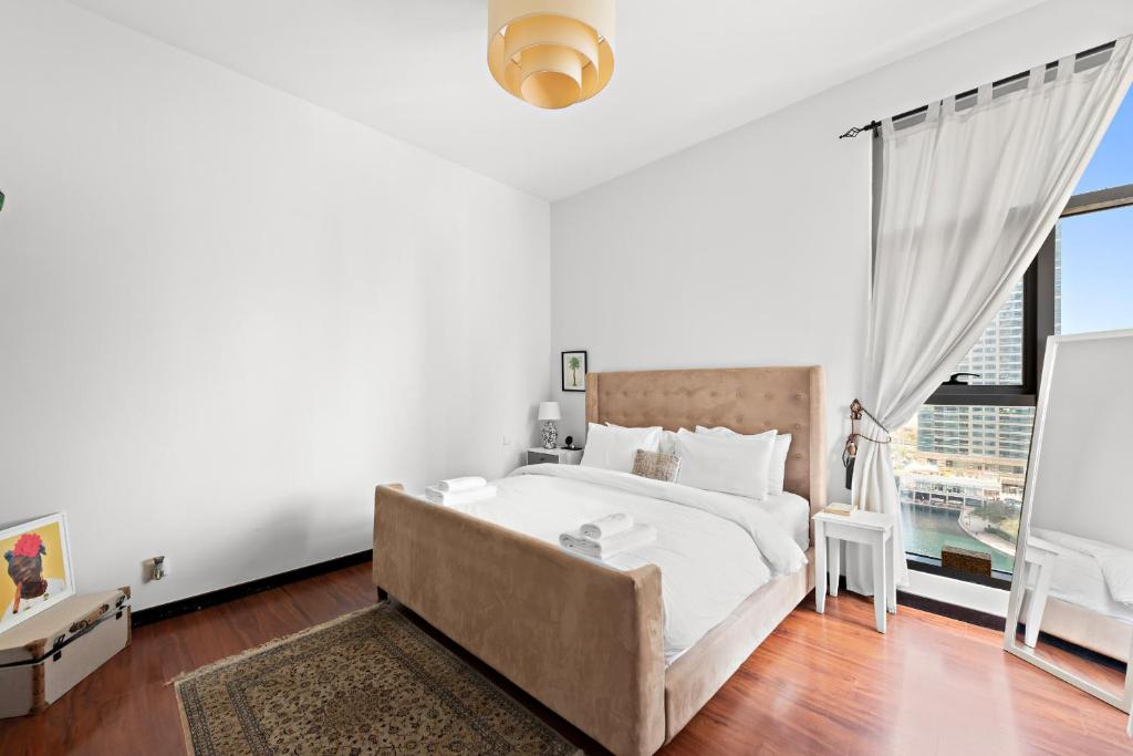 VayK - Uniquely Crafted, Artistically Adorned 1 BD Apartment in JLT