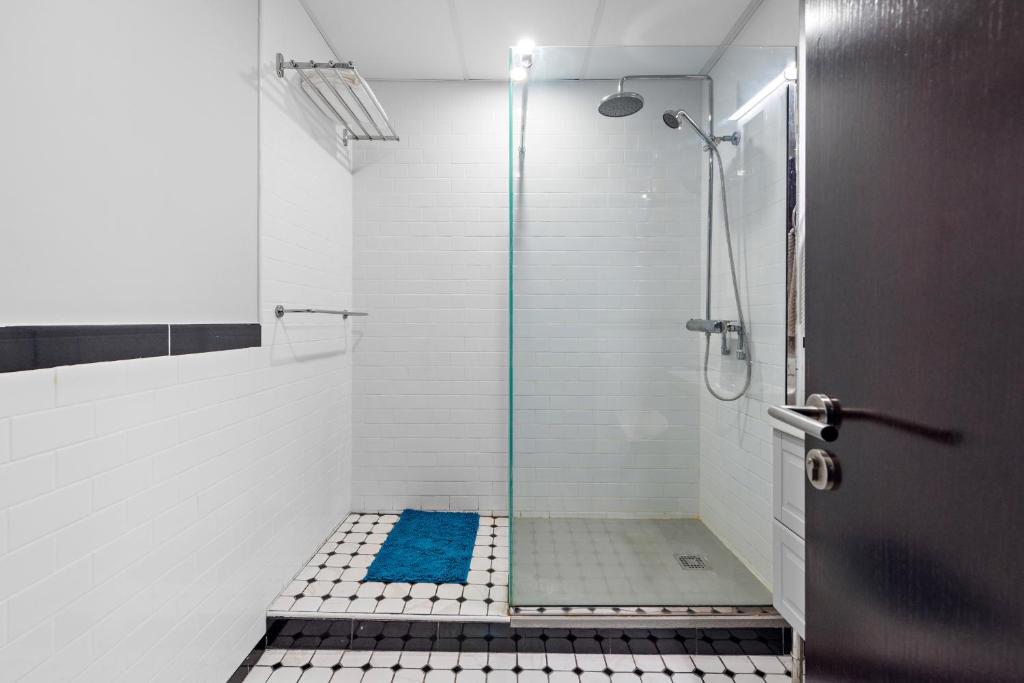 VayK - Uniquely Crafted, Artistically Adorned 1 BD Apartment in JLT