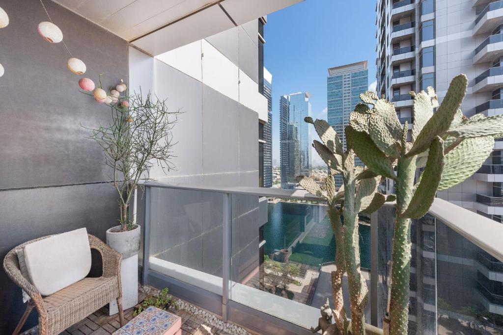 VayK - Uniquely Crafted, Artistically Adorned 1 BD Apartment in JLT