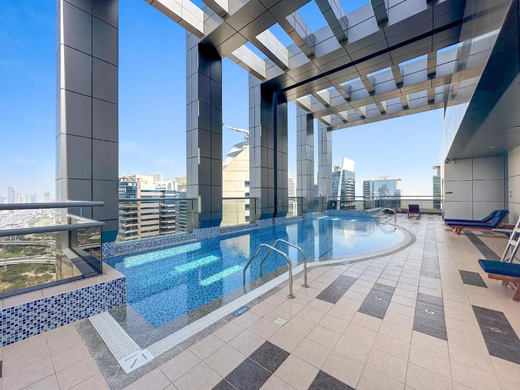 VayK - Uniquely Crafted, Artistically Adorned 1 BD Apartment in JLT
