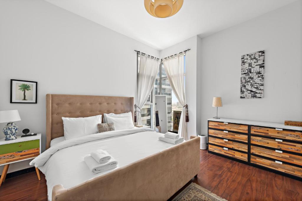 VayK - Uniquely Crafted, Artistically Adorned 1 BD Apartment in JLT