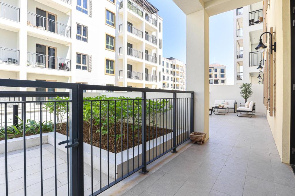 هتل های گستس - لوکسوریوس بوهو بیچ ۲بی آر آپارتمنت این لا مر - HiGuests - Luxurious Boho Beach 2BR Apartment in La Mer