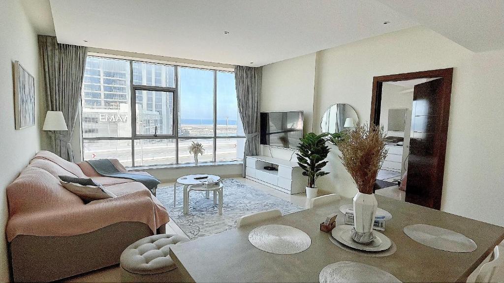 هتل برایایت اند کوزی ۱ بیدروم کانال ویو آپارتمان این دبی مارینا - Bright & Cozy 1 Bedroom Canal View Apartment in Dubai Marina