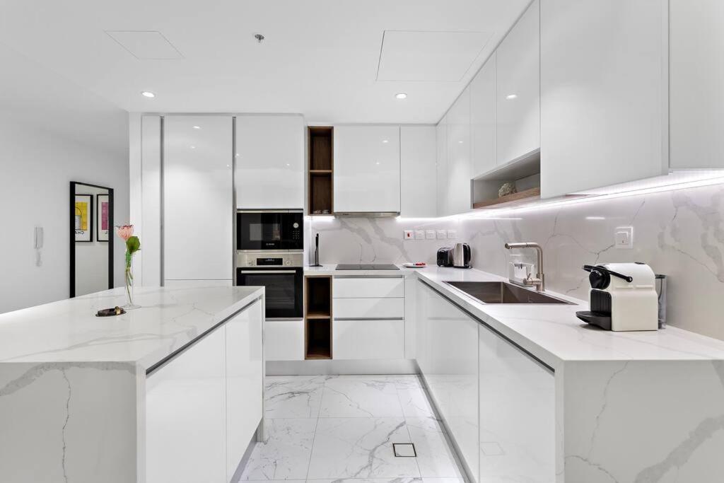 FIRST CLASS 2BR with Stunning Fountain View