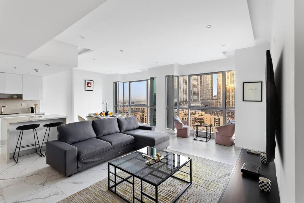 FIRST CLASS 2BR with Stunning Fountain View