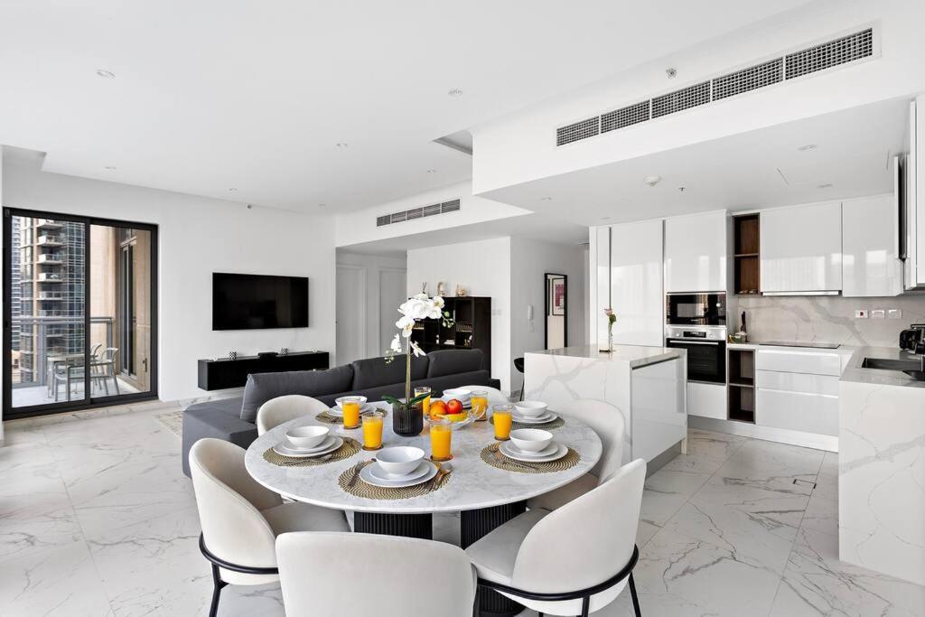 FIRST CLASS 2BR with Stunning Fountain View