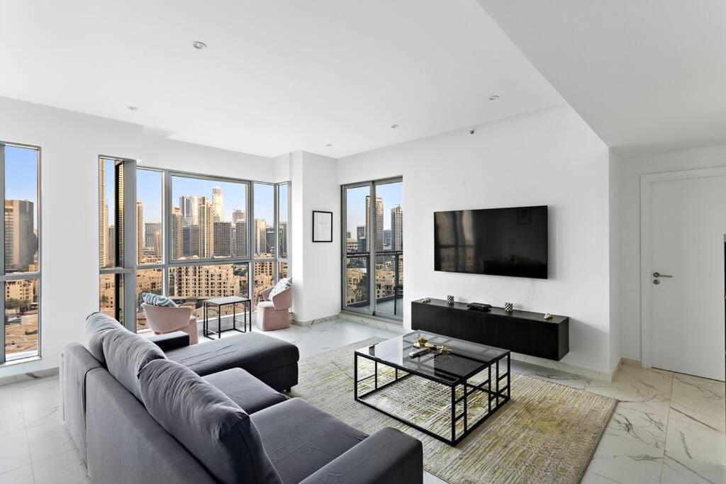 FIRST CLASS 2BR with Stunning Fountain View