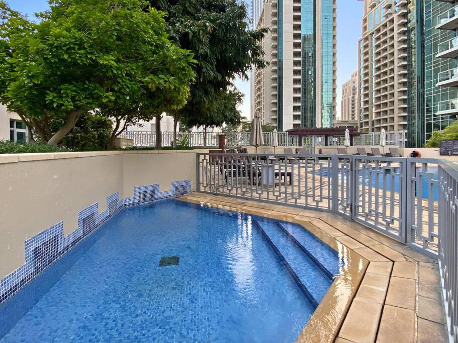 FIRST CLASS 2BR with Stunning Fountain View