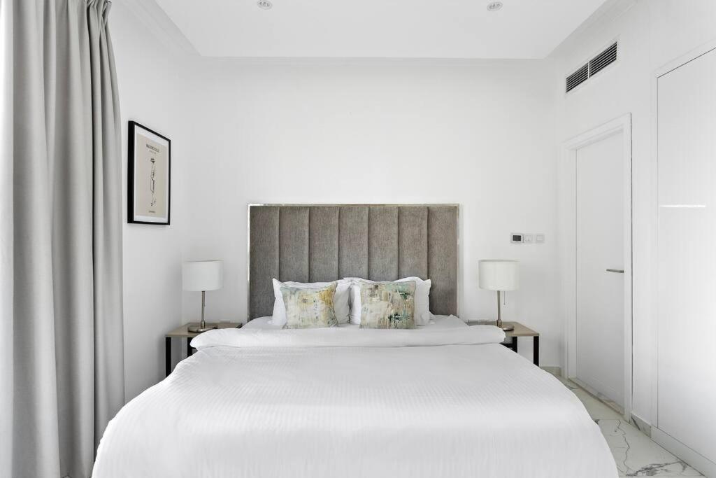 FIRST CLASS 2BR with Stunning Fountain View