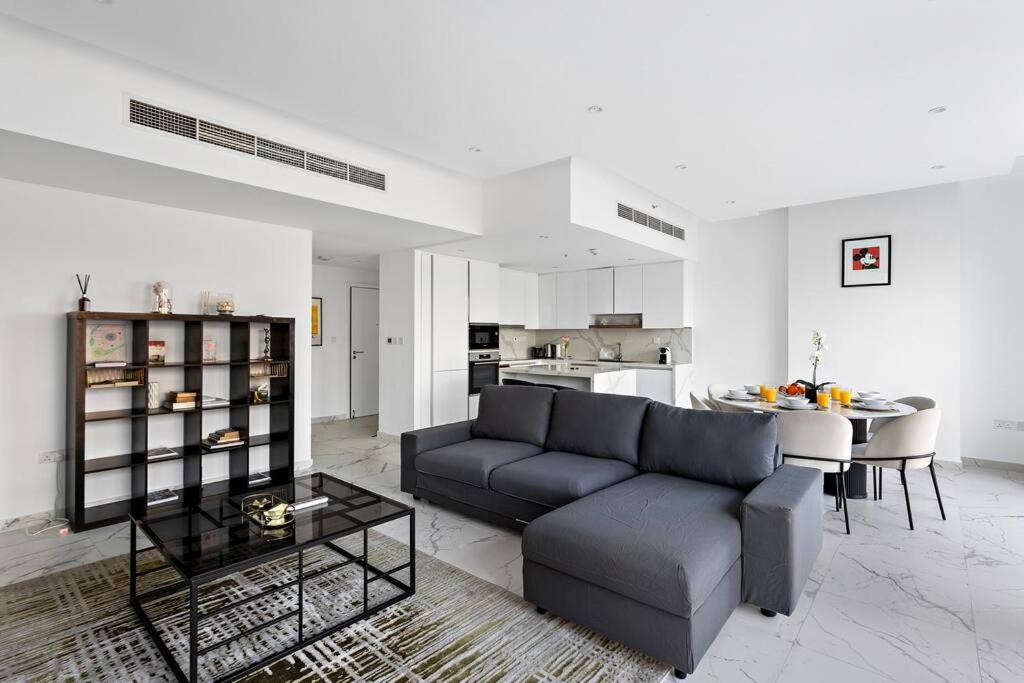 FIRST CLASS 2BR with Stunning Fountain View