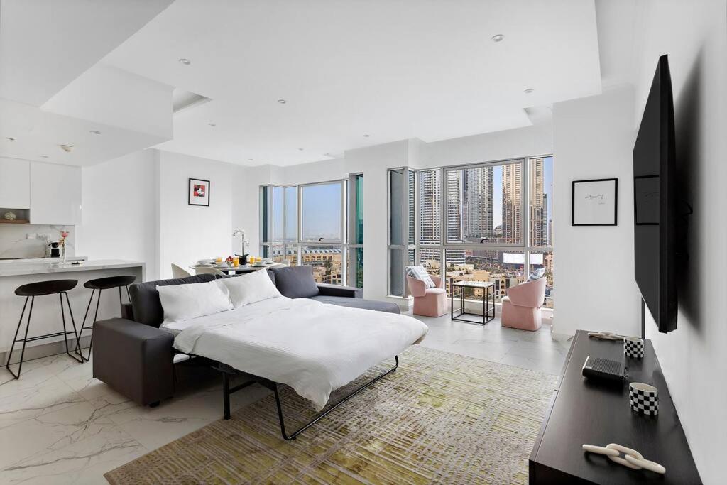 FIRST CLASS 2BR with Stunning Fountain View