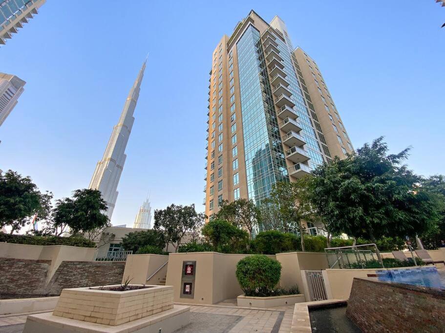 FIRST CLASS 2BR with Stunning Fountain View