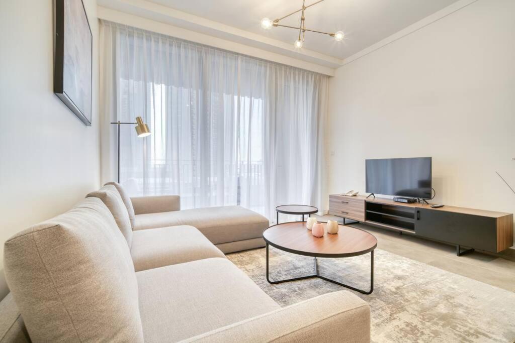 هتل اِلِگَنت ۱ بِدِروم این دُبَی کریک گِیت - پُول ویو - Elegant 1 Bedroom in Dubai Creek Gate - Pool view