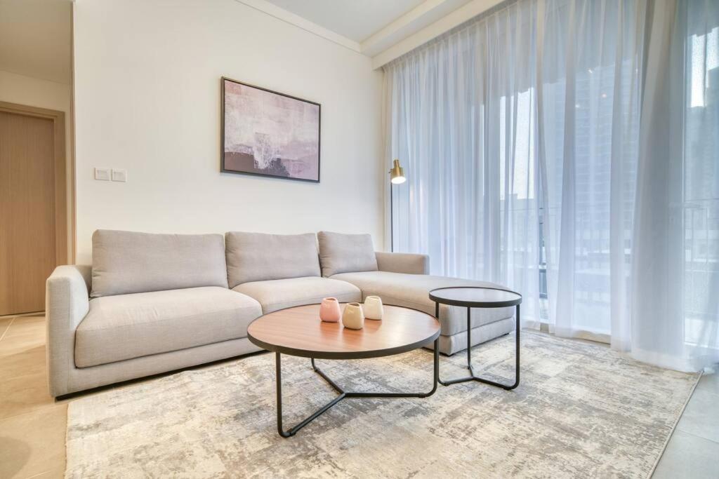 Elegant 1 Bedroom in Dubai Creek Gate - Pool view