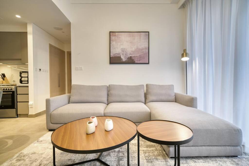 Elegant 1 Bedroom in Dubai Creek Gate - Pool view