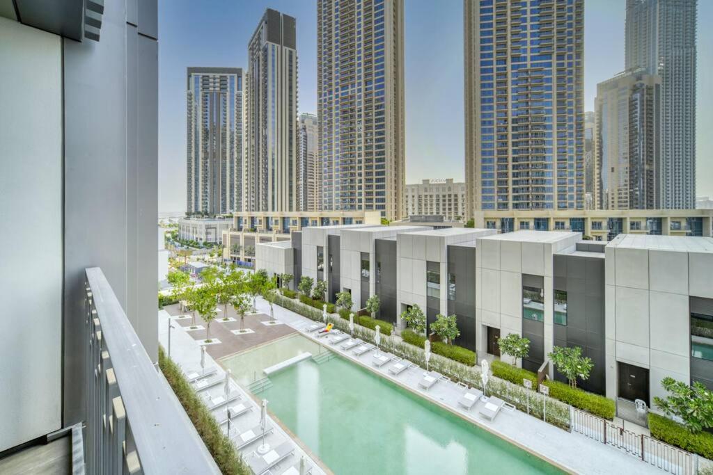 Elegant 1 Bedroom in Dubai Creek Gate - Pool view