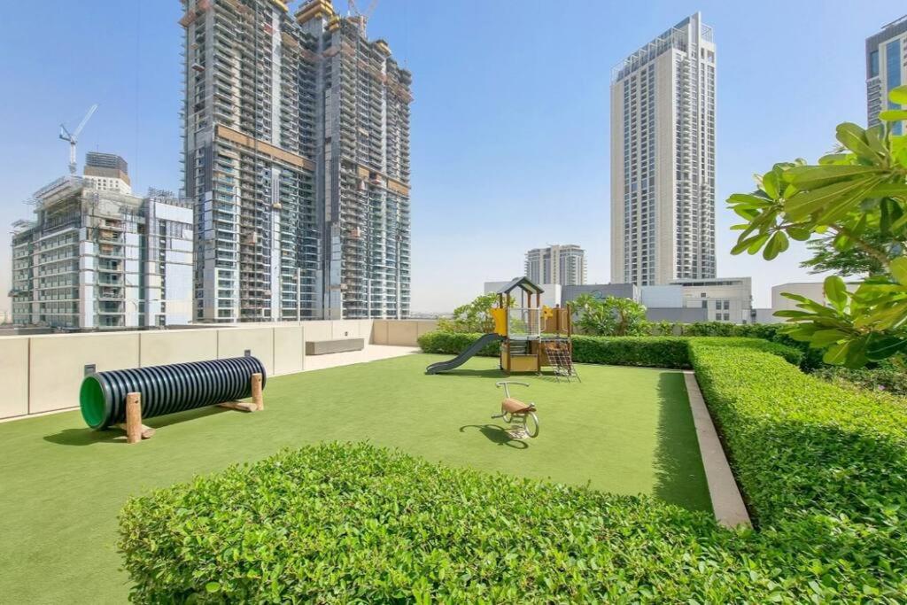 Elegant 1 Bedroom in Dubai Creek Gate - Pool view