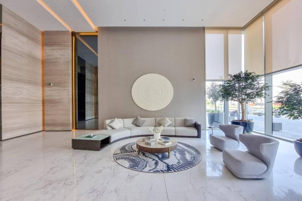 Elegant 1 Bedroom in Dubai Creek Gate - Pool view