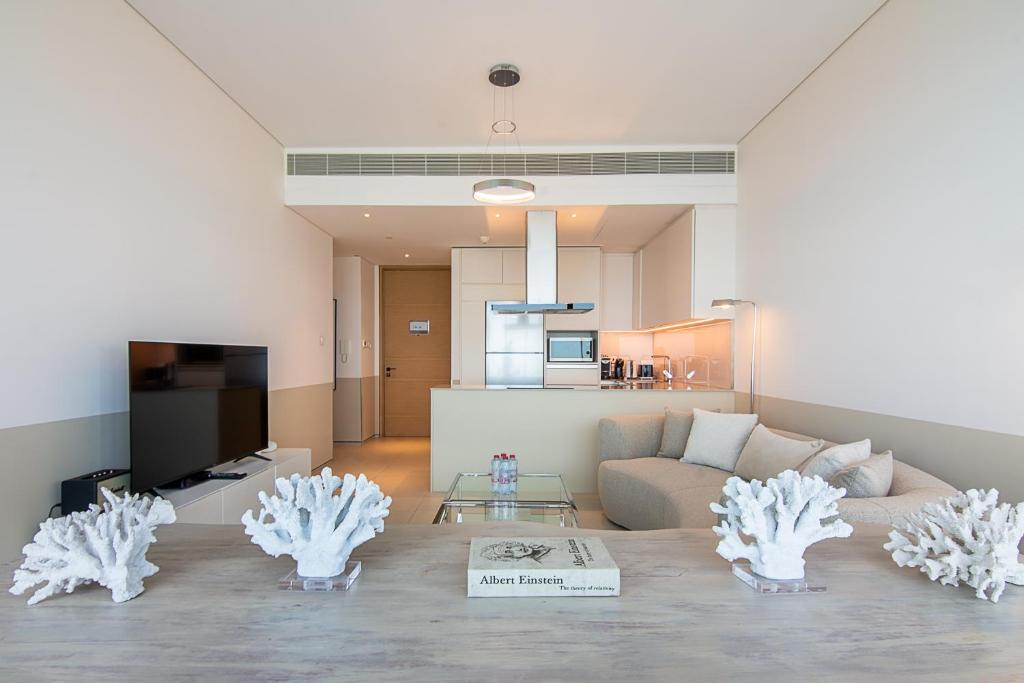 Address JBR 2 Bedroom With Beach Access by Millennium Vacation Homes