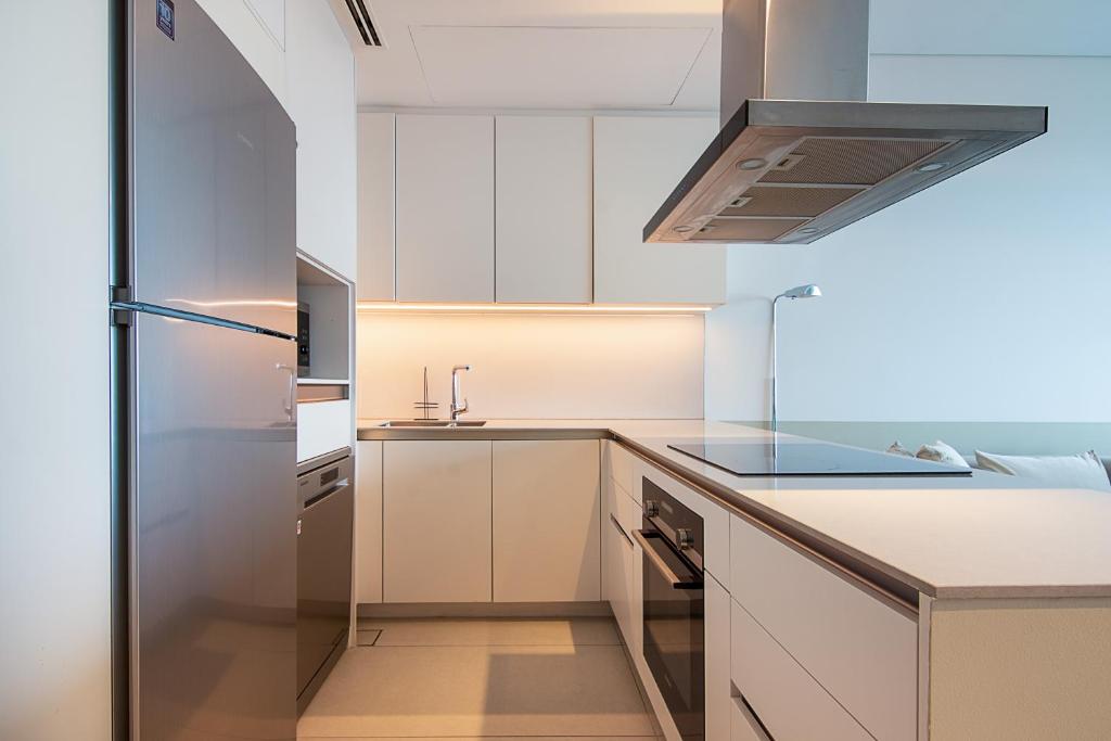 Address JBR 2 Bedroom With Beach Access by Millennium Vacation Homes