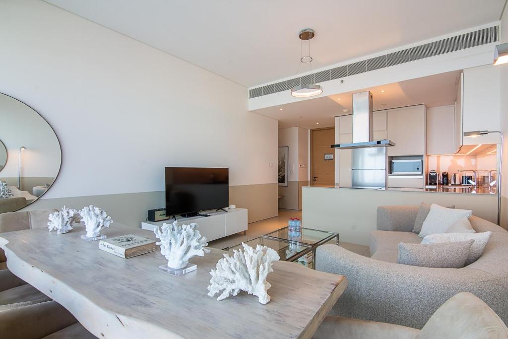 Address JBR 2 Bedroom With Beach Access by Millennium Vacation Homes