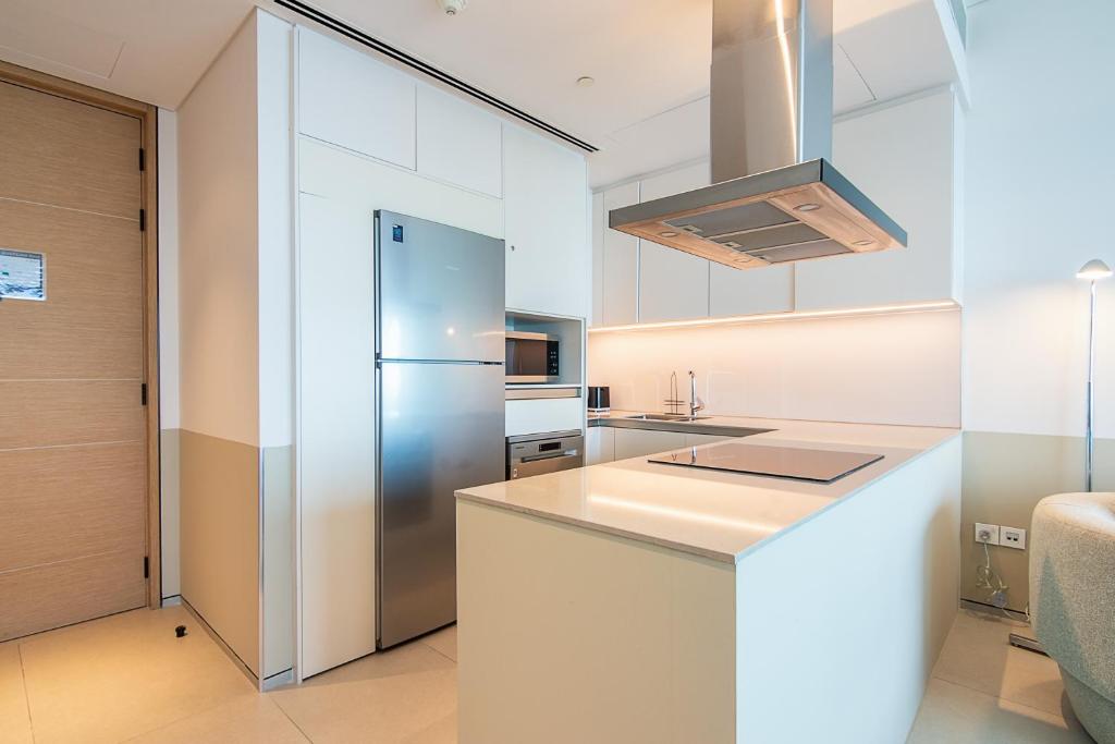 Address JBR 2 Bedroom With Beach Access by Millennium Vacation Homes