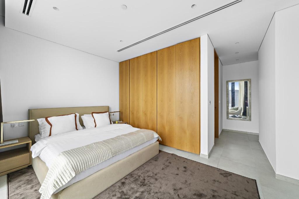 Vayk - Lovingly Styled 2 BD Exuding Elegance and Charm in Business Bay