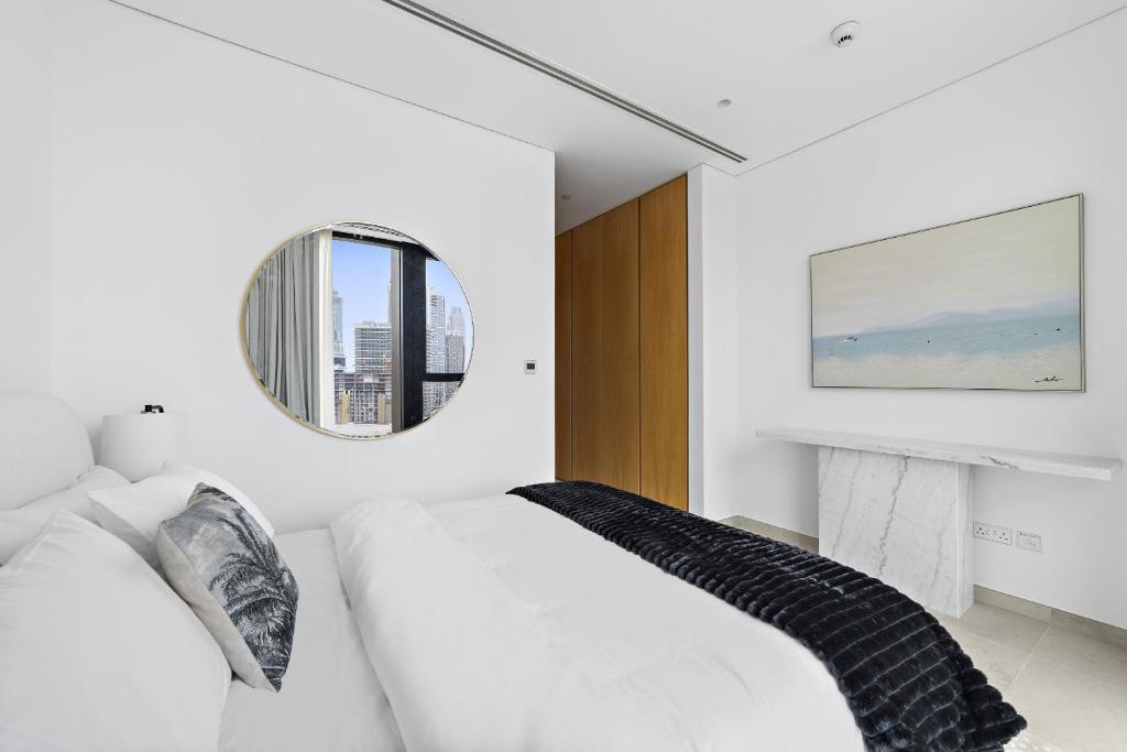 Vayk - Lovingly Styled 2 BD Exuding Elegance and Charm in Business Bay