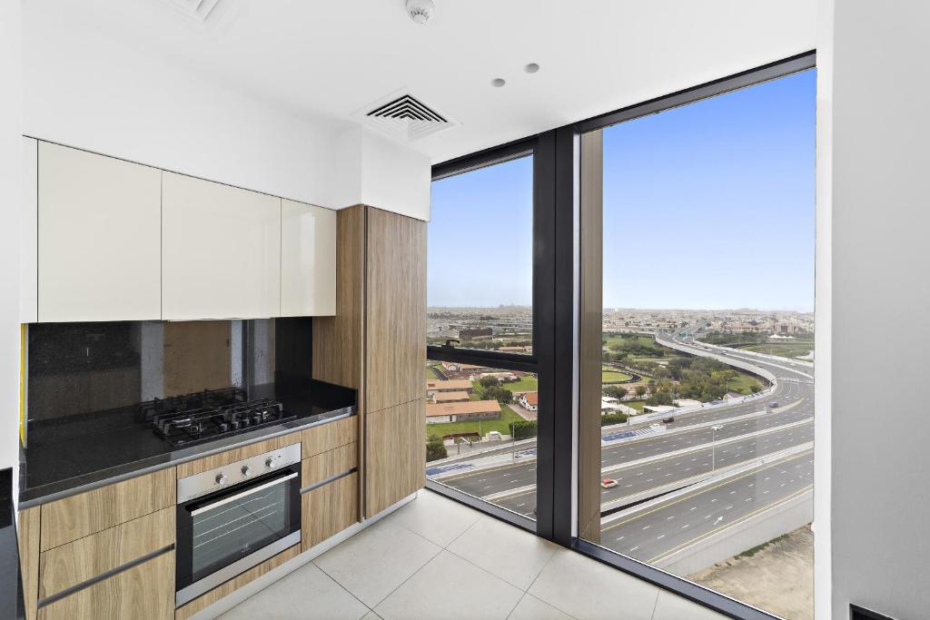 Vayk - Lovingly Styled 2 BD Exuding Elegance and Charm in Business Bay