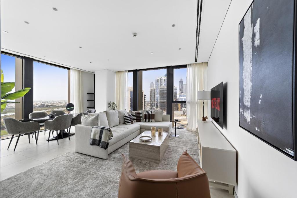 Vayk - Lovingly Styled 2 BD Exuding Elegance and Charm in Business Bay