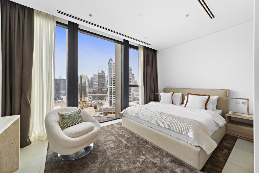 Vayk - Lovingly Styled 2 BD Exuding Elegance and Charm in Business Bay