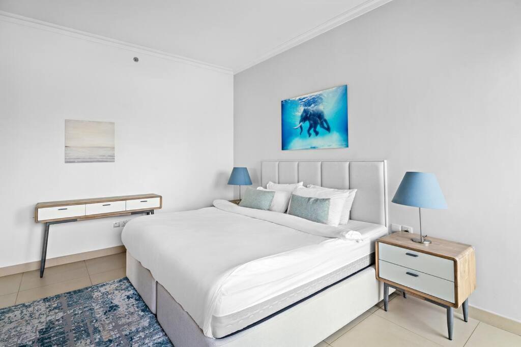 FIRST CLASS 3BR with Magical View of Burj Khalifa