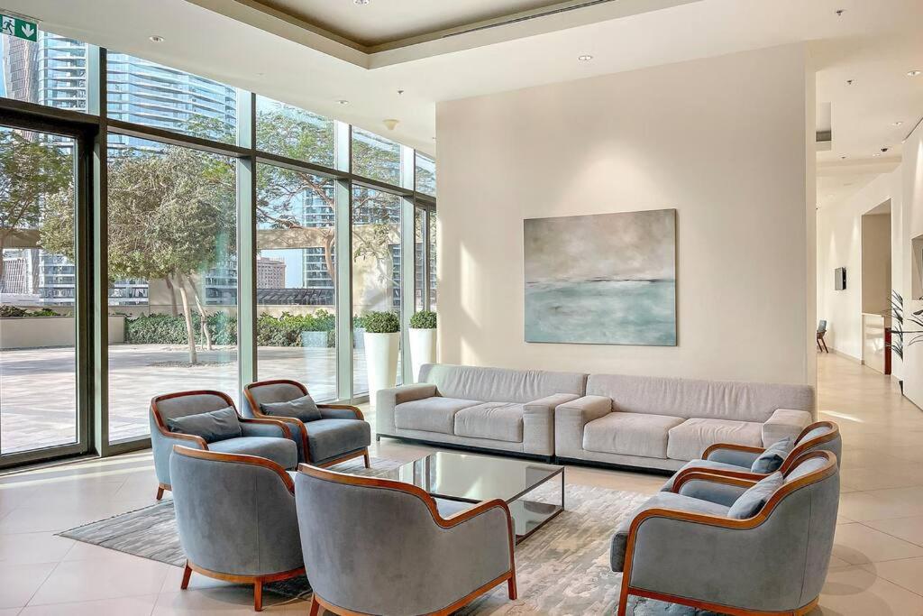 FIRST CLASS 3BR with Magical View of Burj Khalifa